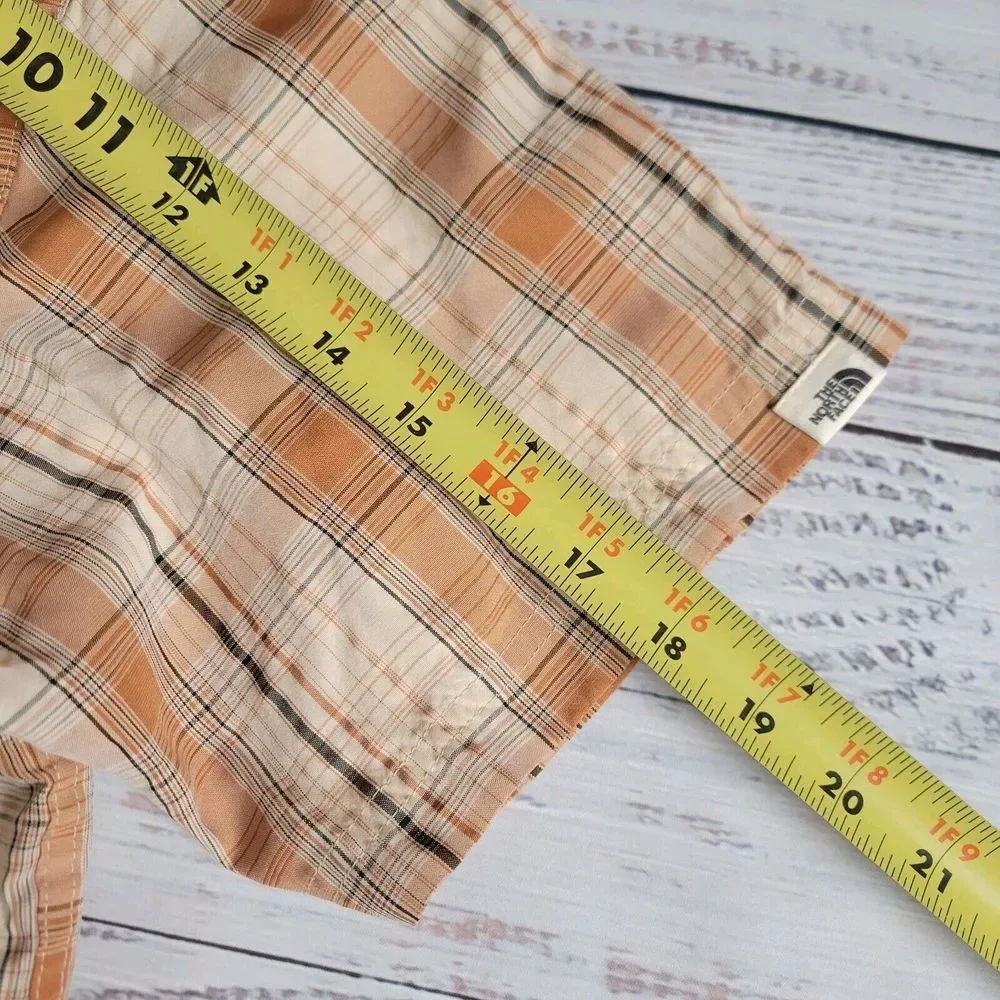 The North Face Shirt Mens M Brown Plaid Hiking Short Sleeve Seersucker Button Up